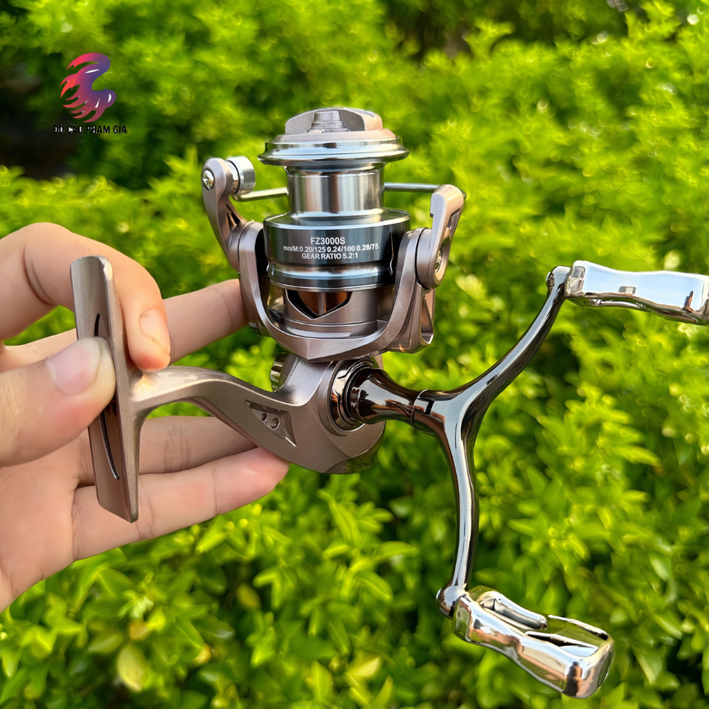Máy Câu Cá Lure Kim Loại Cối Nông Siêu Êm Tay Quay Đôi Cân Bằng Bạc FZ2500-FZ3000
