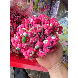 Dây cột tóc gấu dâu dễ thương cho bé