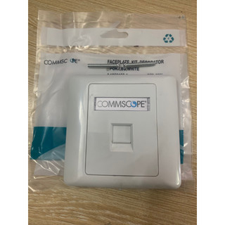 Mặt nạ hình vuông wallplate 1 cổng faceplate kit commscope mã 760245388