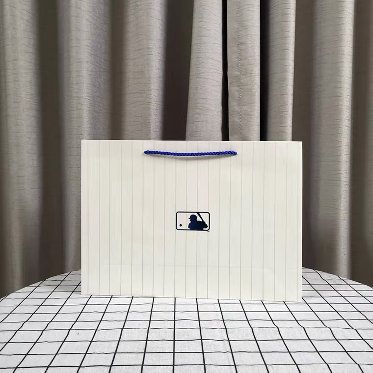 Túi giấy MLB chính hãng size 25x12x20cm và 40x35x10cm