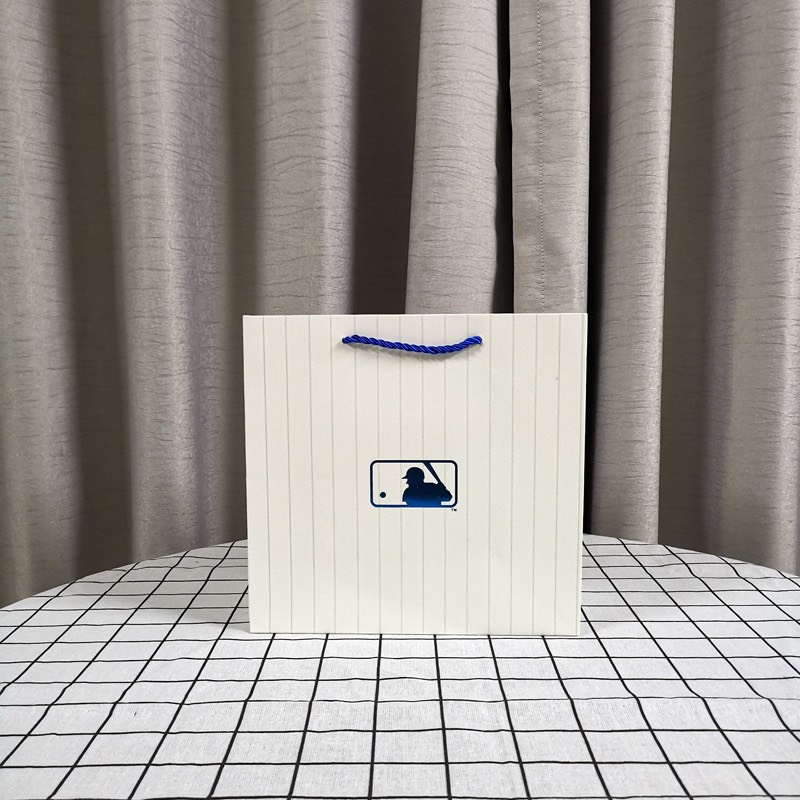 Túi giấy MLB chính hãng size 25x12x20cm và 40x35x10cm
