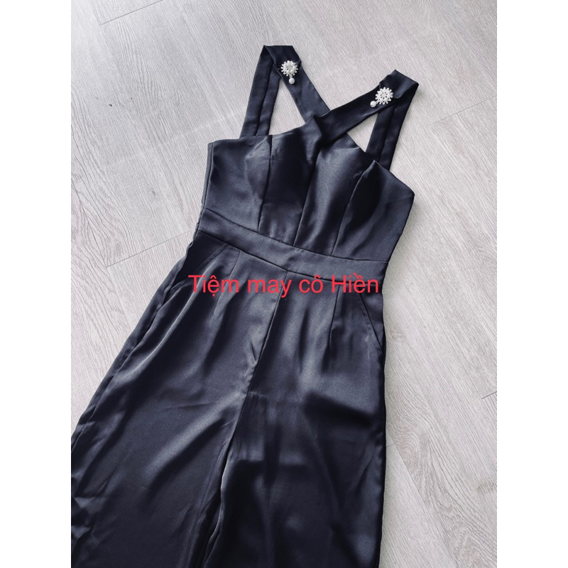 Jumsuit suông vải lụa cổ chéo vai đính đá ảnh thật shop chụp