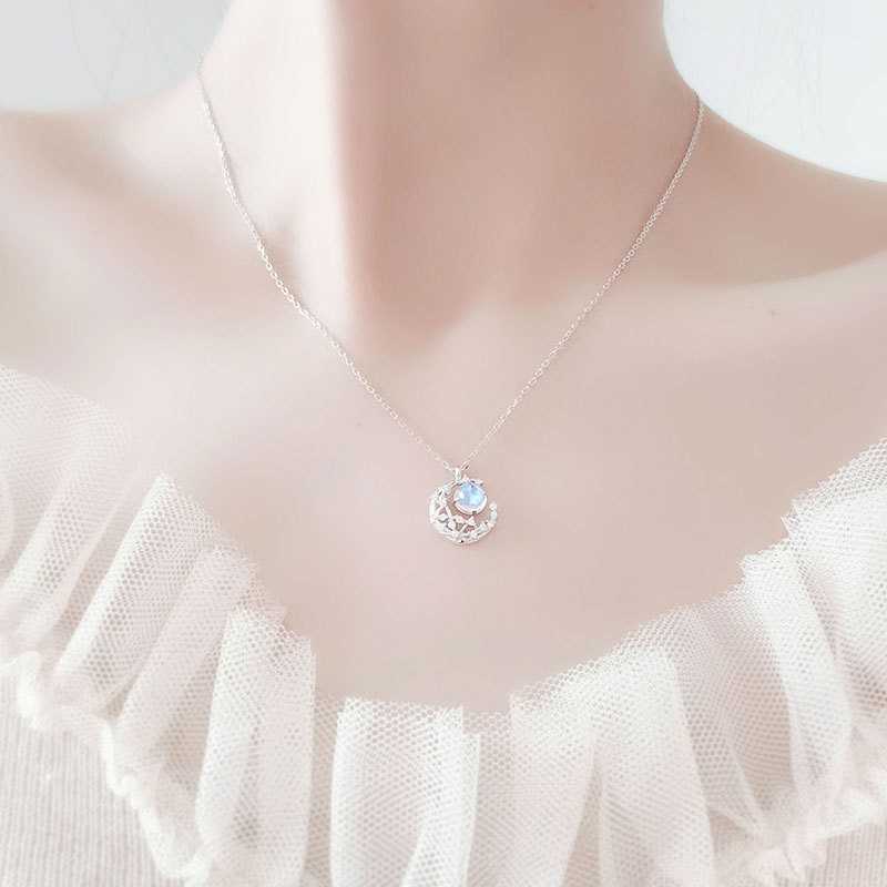 Dây chuyền bạc nữ CDE Moonstone đá mặt trăng lấp lánh Necklace CDE6068SV - Bạc cao cấp