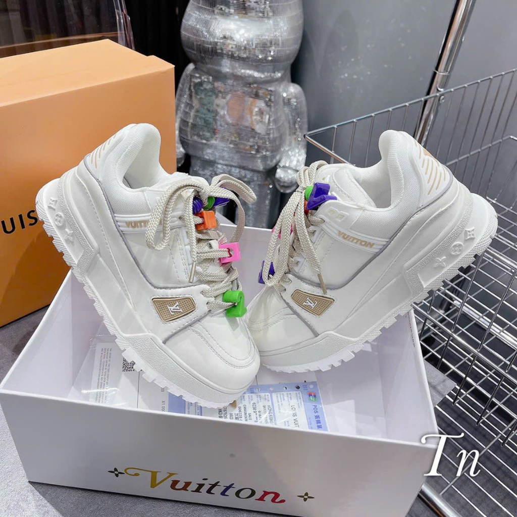 GIÀY THỂ THAO LV CHARM FORM ĐỨNG NÂNG ĐẾ