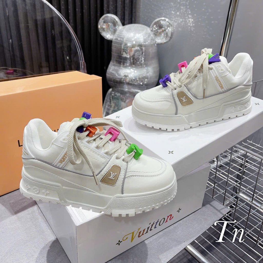 GIÀY THỂ THAO LV CHARM FORM ĐỨNG NÂNG ĐẾ