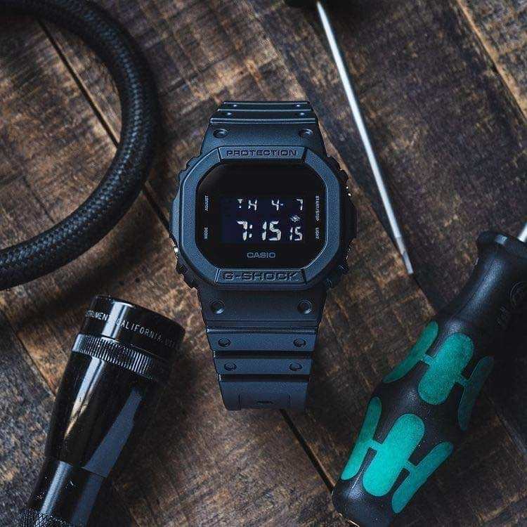 Đồng hồ G-SHOCK nam DW-5600BB-1DR dây cao su chính hãng