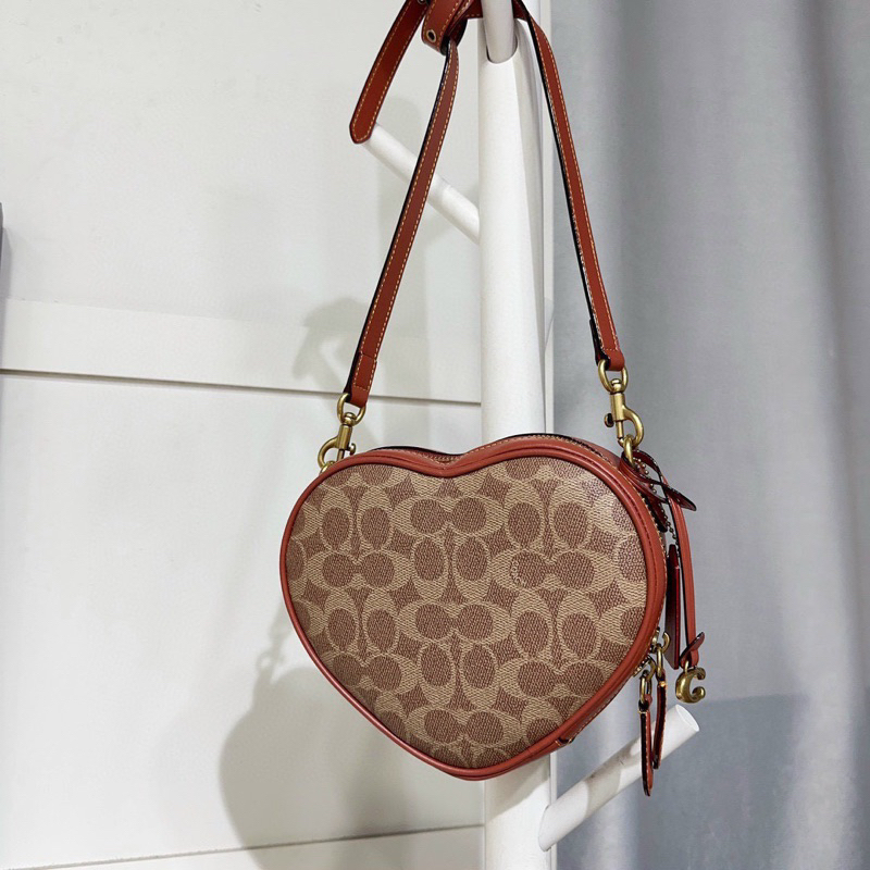 TÚI COACH TRÁI TIM