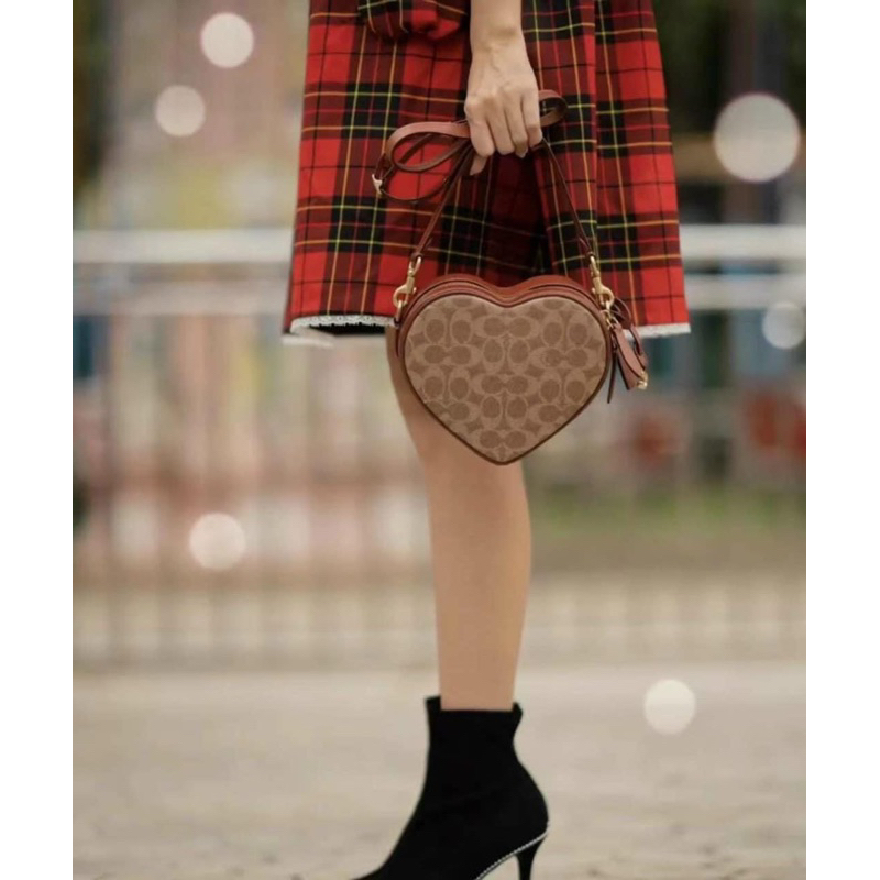 TÚI COACH TRÁI TIM