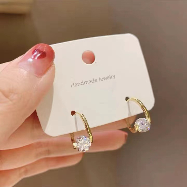 Khuyên tai tròn đính đá sang chảnh, khí chất TODOKI T016