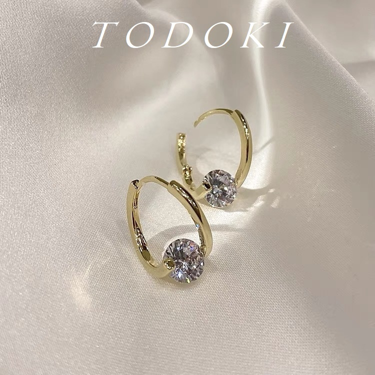 Khuyên tai tròn đính đá sang chảnh, khí chất TODOKI T016