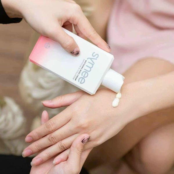 Kem Dưỡng Trắng Saffron & Collagen Symee Whitening Body Cream - 200ml