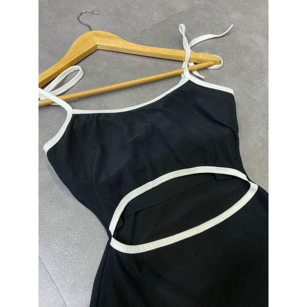 Đầm Hai Dây Dáng Dài Hở Lưng Xẻ Tà Siêu Hot CC0102