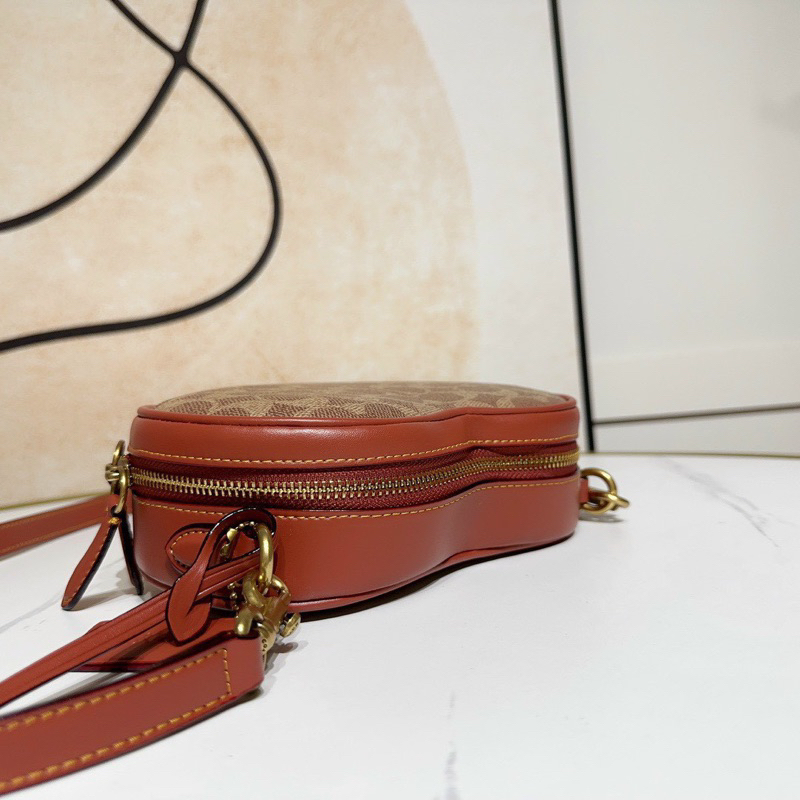 TÚI COACH TRÁI TIM