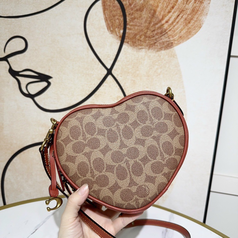 TÚI COACH TRÁI TIM