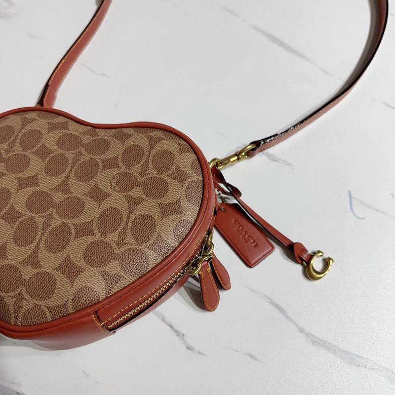 TÚI COACH TRÁI TIM