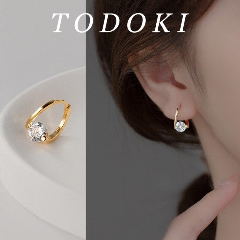 Khuyên tai tròn đính đá sang chảnh, khí chất TODOKI T016