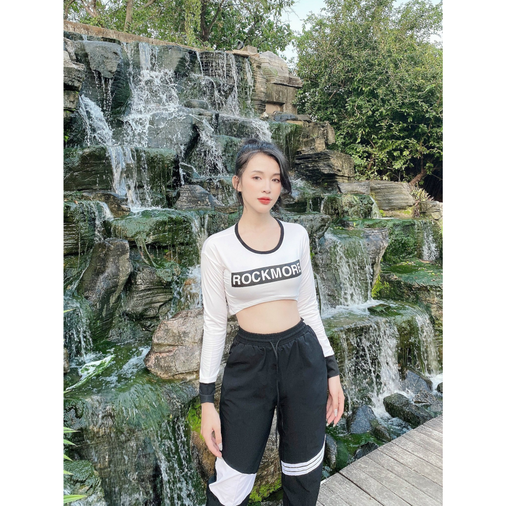 Áo Croptop Nữ dài tay Nữ RIVIO in hình Rockmore ôm Body vải Cotton co giãn thoáng mát thấm hút mồ hôi