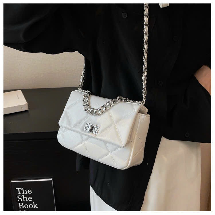 Túi đeo chéo da trám ô vuông phối dây xích xách tay lạ mắt