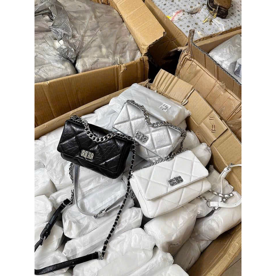 Túi đeo chéo da trám ô vuông phối dây xích xách tay lạ mắt