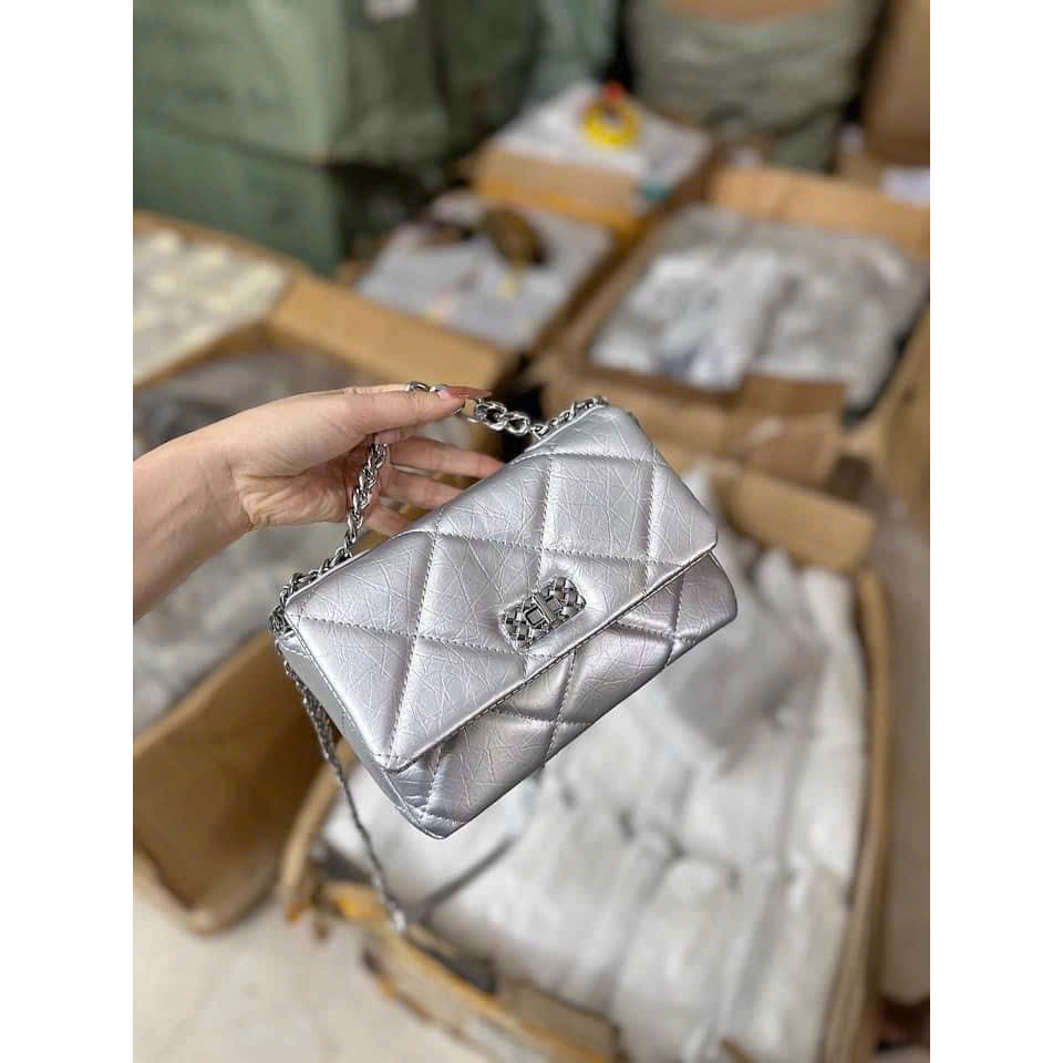 Túi đeo chéo da trám ô vuông phối dây xích xách tay lạ mắt