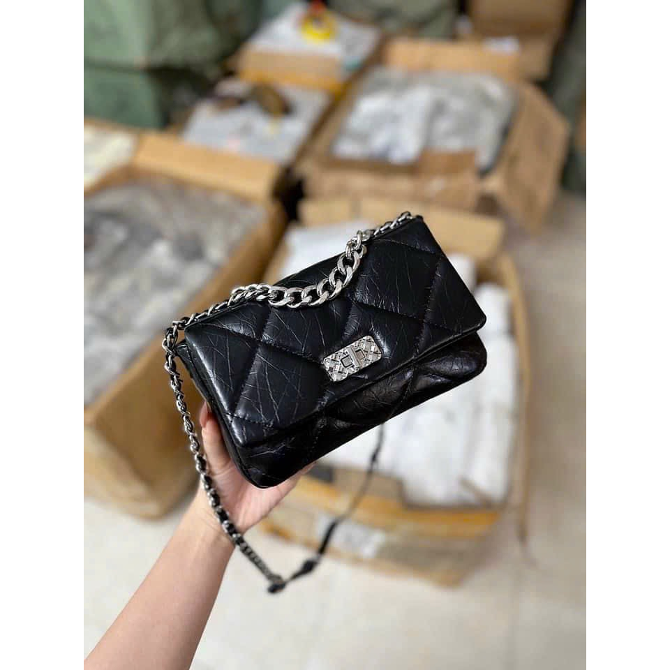 Túi đeo chéo da trám ô vuông phối dây xích xách tay lạ mắt