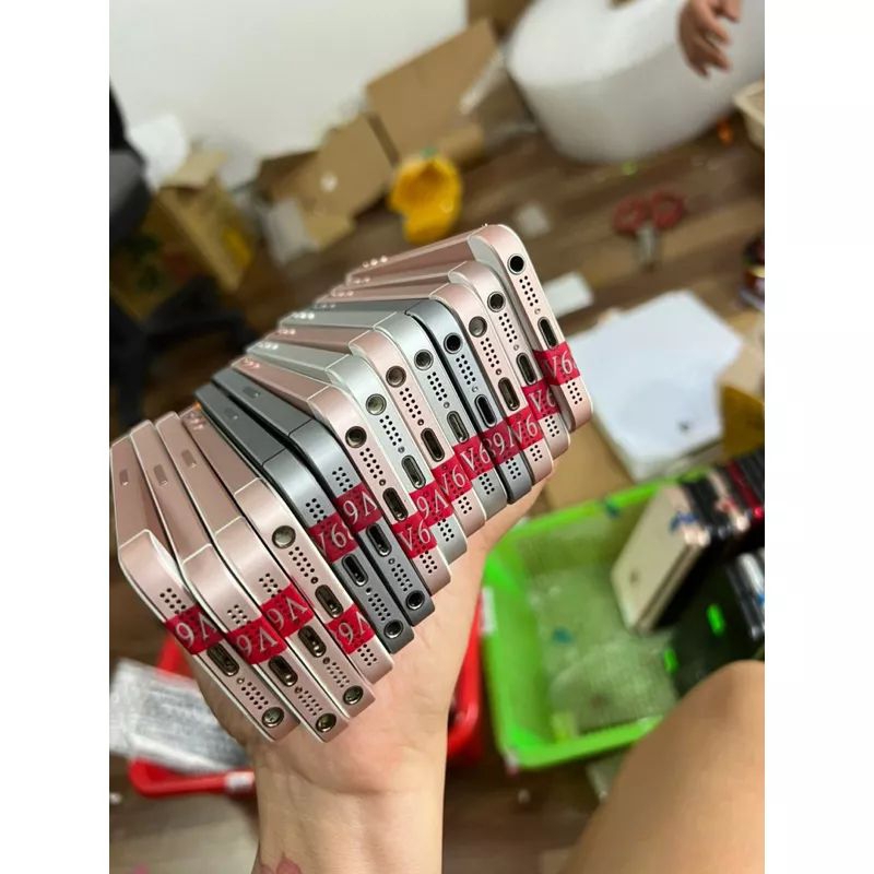 IP 5SE.Giá cực rẻ,xịn cấu hình 6s .nhỏ gọn,có bảo hành.