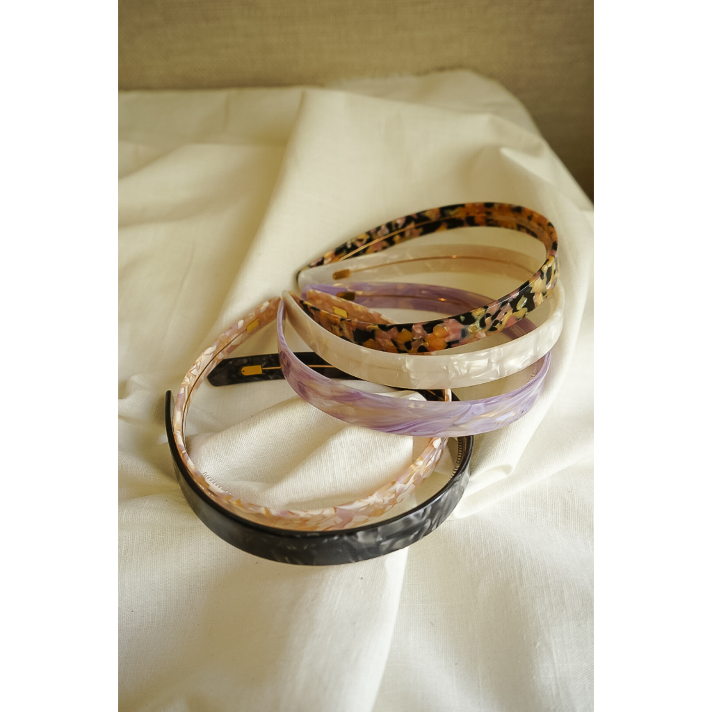Cài tóc nữ đơn giản Helen Studio Thin Quartz Color Headband màu thạch anh phong cách nhẹ nhàng, nữ tính.