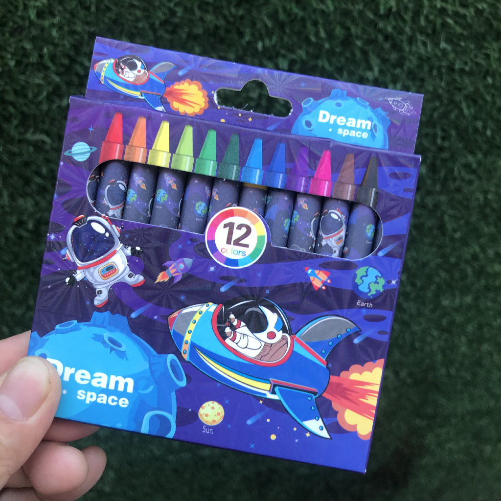 QUÀ TẶNG_Hộp 12 Bút Sáp Màu Họa Tiết Hoạt Hình Cho Bé Vừa Học Vừa Chơi