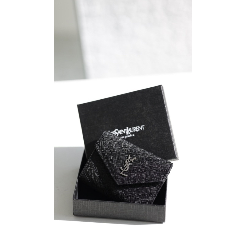 Ví Yêu sinh tố wallet mini hàng fullbox đen tag bạc & vàng W766