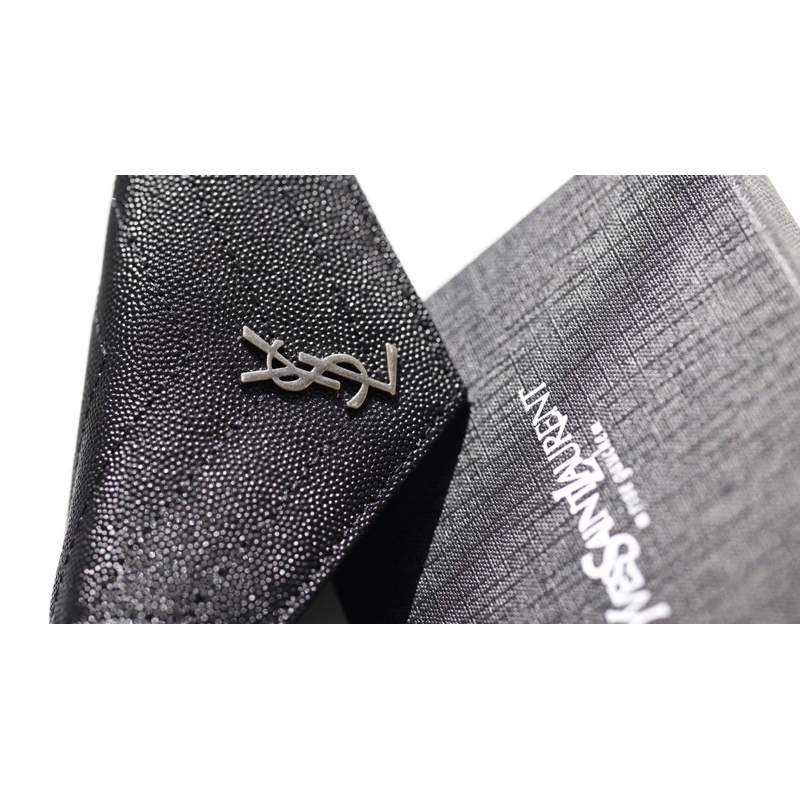 Ví Yêu sinh tố wallet mini hàng fullbox đen tag bạc & vàng W766