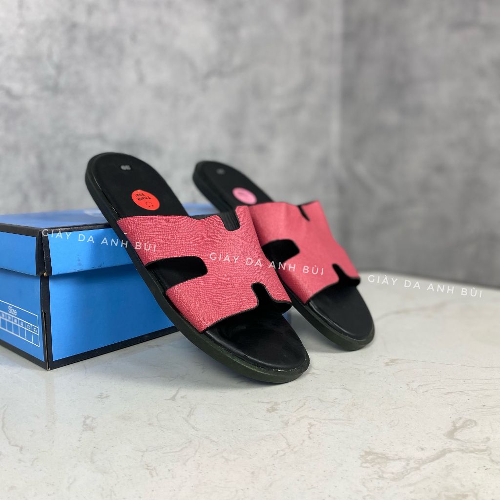 Dép nam quai ngang 100% da bò. Dép 𝐇𝐌 𝐇𝐨̂̀𝐧𝐠 Đ𝐞𝐧 cao cấp chất da xịn chống bong tróc, chống hôi chân