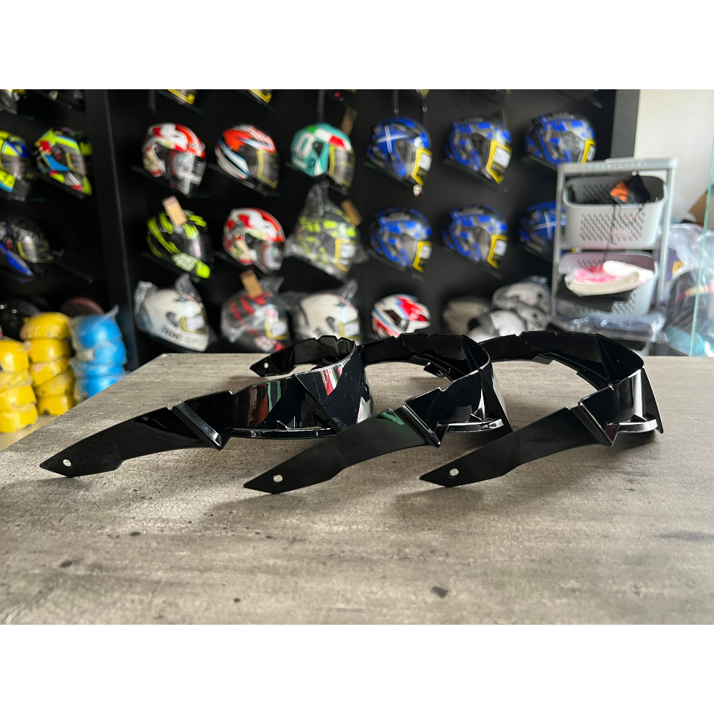 Đuôi gió mũ bảo hiểm trang trí nón fullface - 3/4 - Tặng kèm ốc vít.