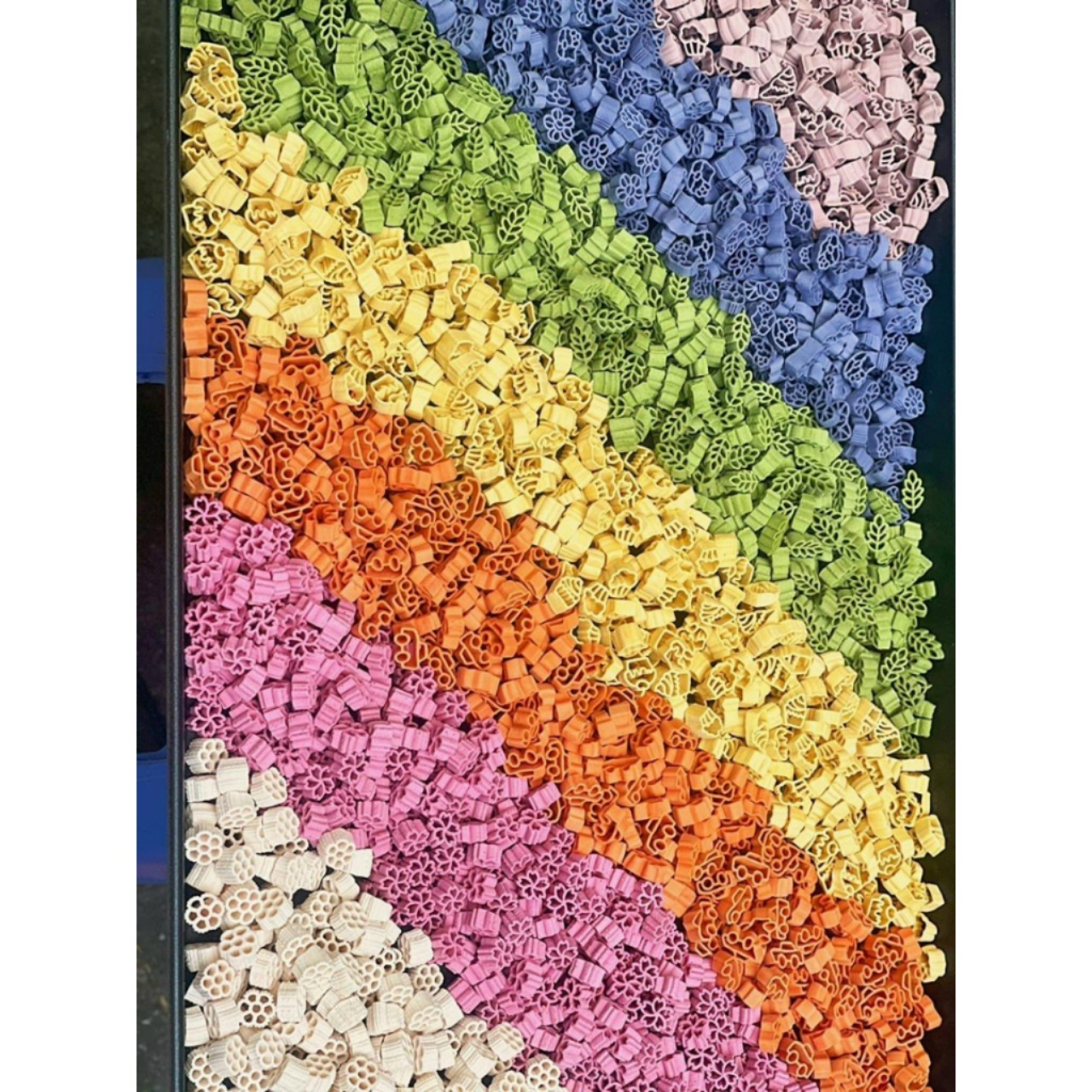 Nui ngũ sắc rau củ hình hoa lá hữu cơ dành cho bé ăn dặm eatclean & healthy gói 500gr