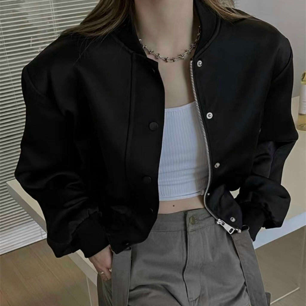 ÁO KHOÁC DA LỘN NỮ CỔ TRÒN NÚT BẤM DÀI TAY KIỂU CROPTOP MÀU ĐEN SIÊU PHÁ CÁCH, Áo khoác da nữ croptop màu đen, áo da màu