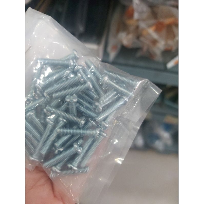 Ốc bắt tay nắm