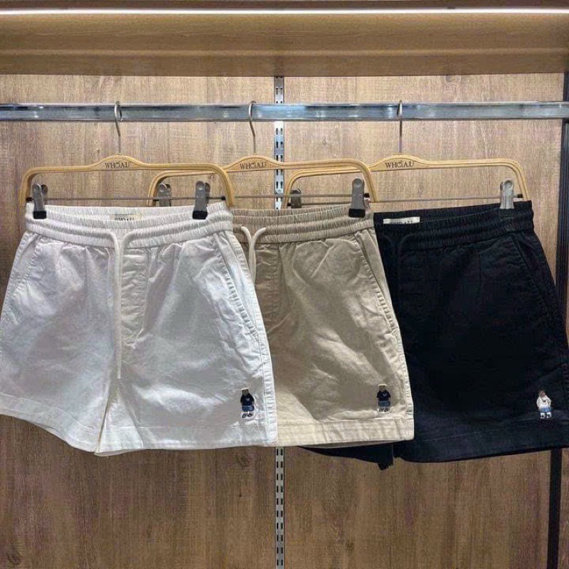 Quần short gấu nữ chất liệu vải kaki hàn mềm mát thông thoáng, hoạ tiết thêu sắc nét.