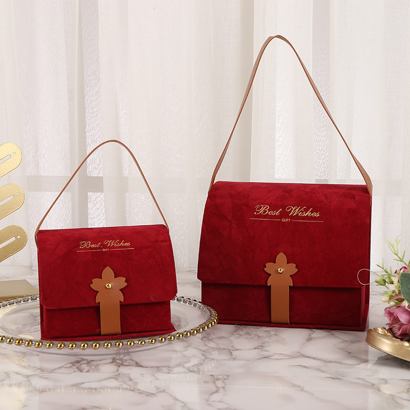 Hộp quà Classy phong cách túi xách bọc vải nhưng sang trọng Q1545