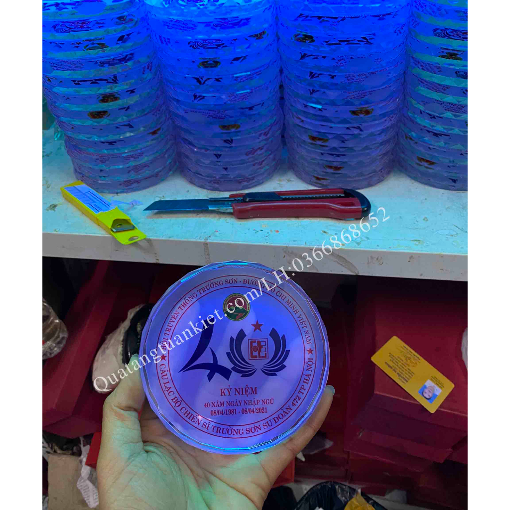 Cúp vinh danh pha lê K9 cao cấp hình tròn - in ấn theo yêu cầu