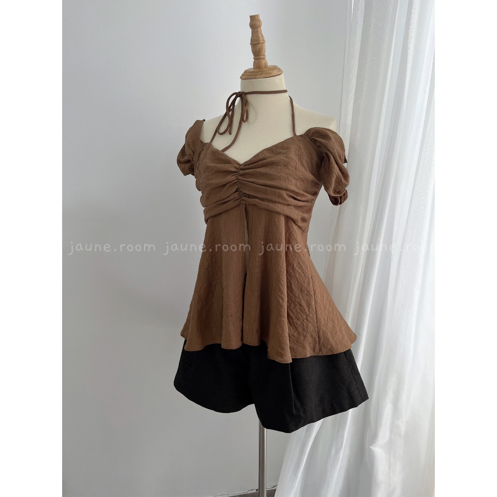 Áo bẹt vai JAUNE thiết kế xẻ tà trước NIKKI top