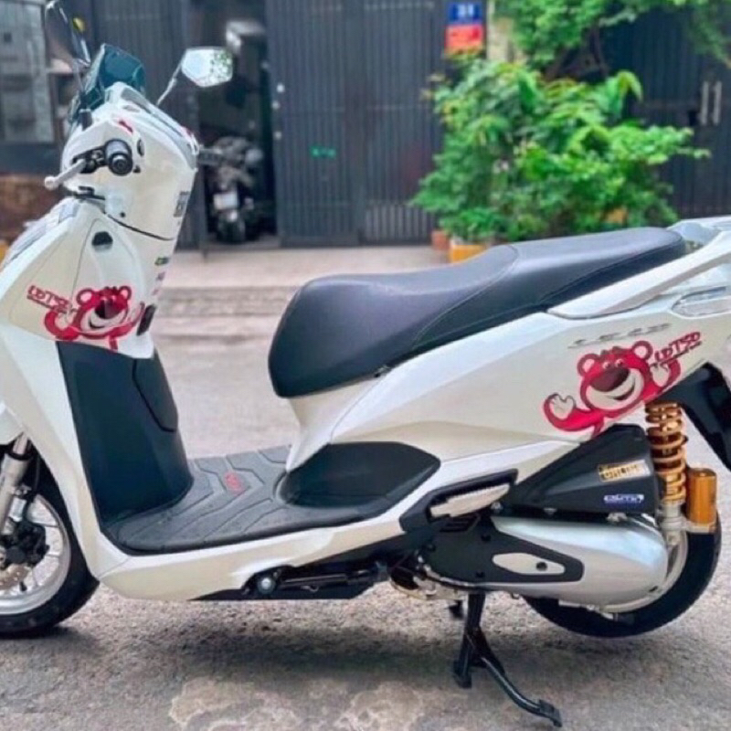 Tem trang Trí Xe Gấu Dâu Mẫu Mới 2023 Cực Hót