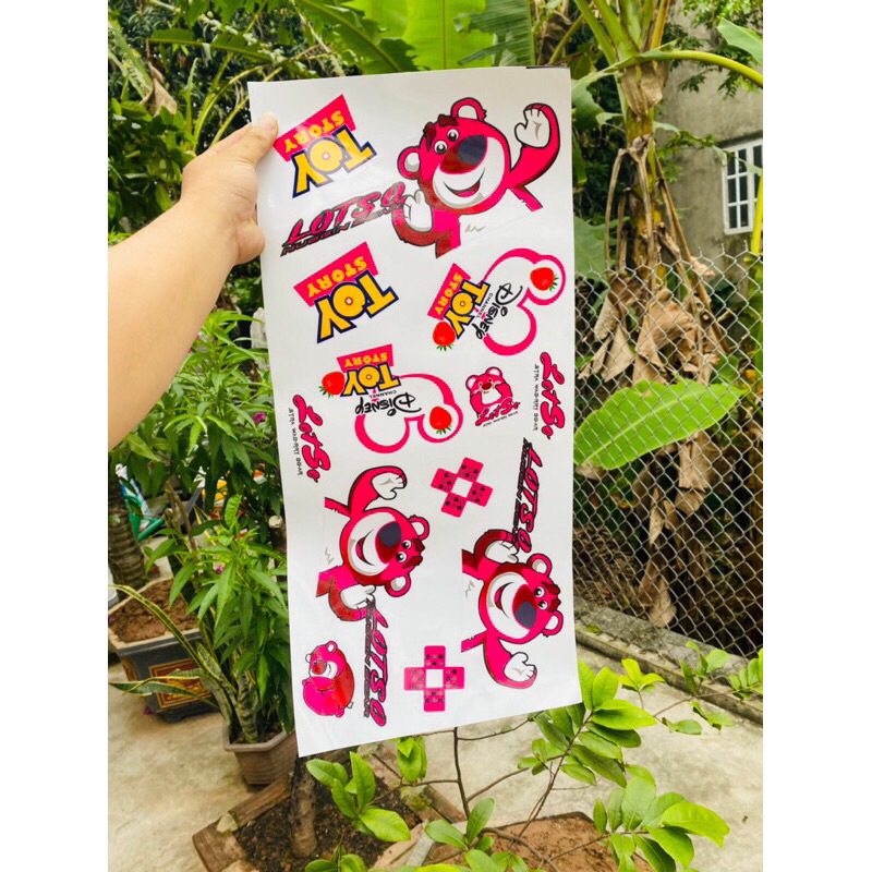 Tem trang Trí Xe Gấu Dâu Mẫu Mới 2023 Cực Hót