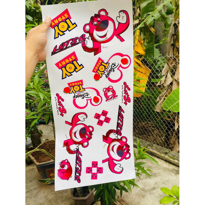 Tem trang Trí Xe Gấu Dâu Mẫu Mới 2023 Cực Hót