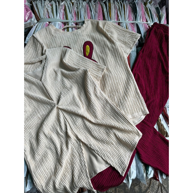 Set Bộ Xốp Nhún Áo Phông Đầu Micky Lưng Xẻ Tà + Quần Ống Ôm