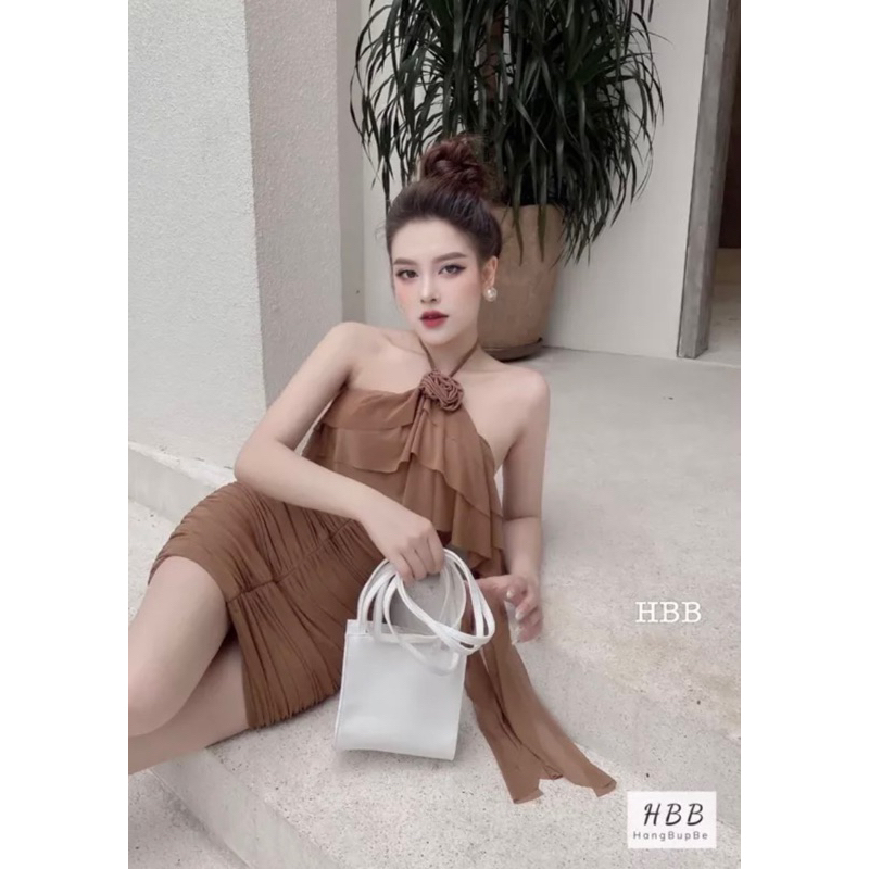 ĐẦM BODY CỔ YẾM ĐÍNH HOA TUA RUA TẦNG DÁNG NGẮN SEXY