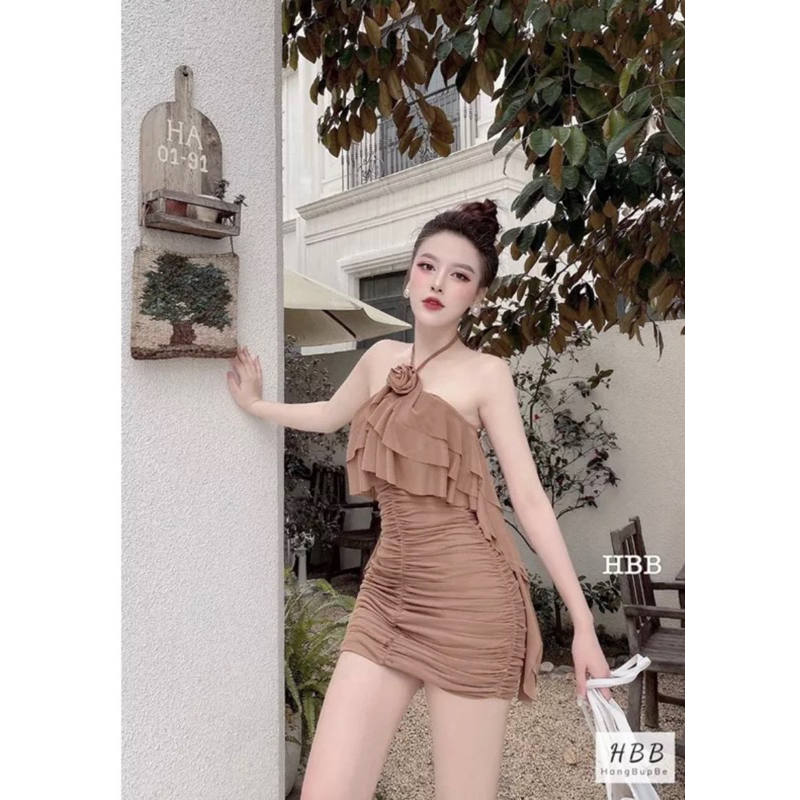 ĐẦM BODY CỔ YẾM ĐÍNH HOA TUA RUA TẦNG DÁNG NGẮN SEXY