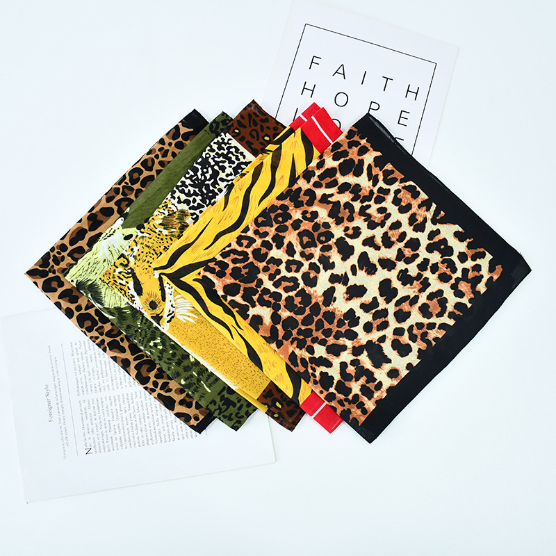 Nhiều mẫu khăn bandana vuông họa cá tính (54x54cm)