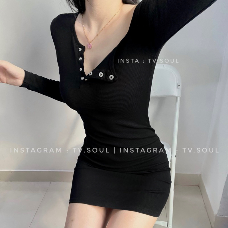 Đầm body nút bấm