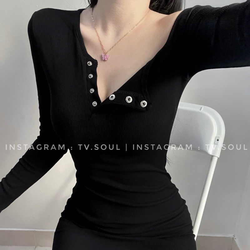 Đầm body nút bấm