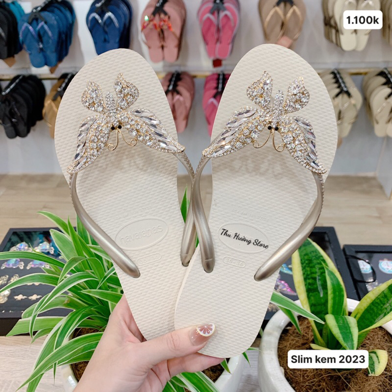 Dép Nữ Quai Trơn Kem Đính Bươm' Chúa