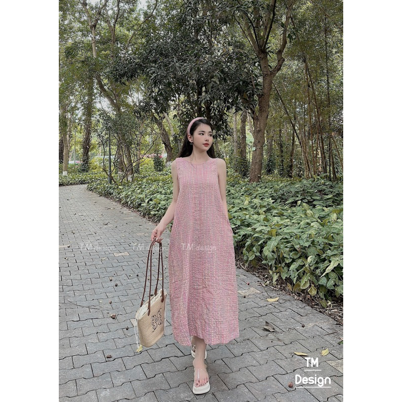 Váy kẻ hồng dáng rộng buộc dây xinh xinh